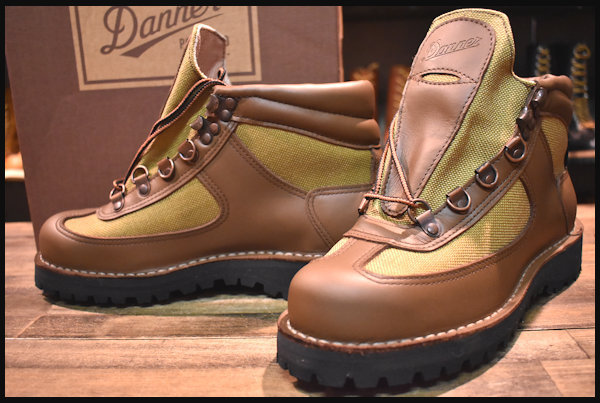 ショップ DANNER ダナー FEATHER LIGHT REVIVAL CEDAR BROWN 30125