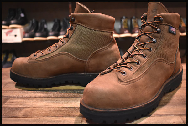 良品 白タグ】Danner ダナーライト2 ブーツ 33000X ヌバック 茶