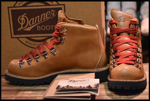 7.5M 美品 白タグ】Danner ダナー マウンテンライト カスケード 31521