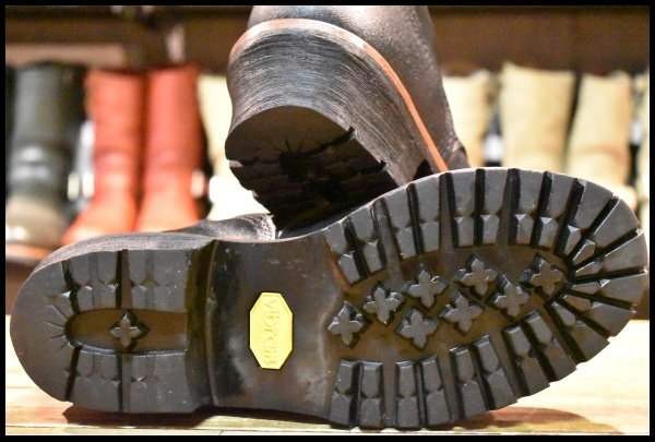 美品 レッドウィング 8210 US9 27.0㎝ ロガー ブラック 美品✨RED WING レッドウイング 8210 ロガーブーツ 廃盤 希少